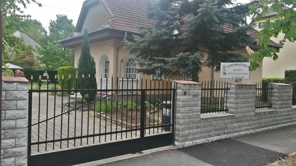 Hotel Ezust Fenyo Vendeghaz Siófok Exterior foto